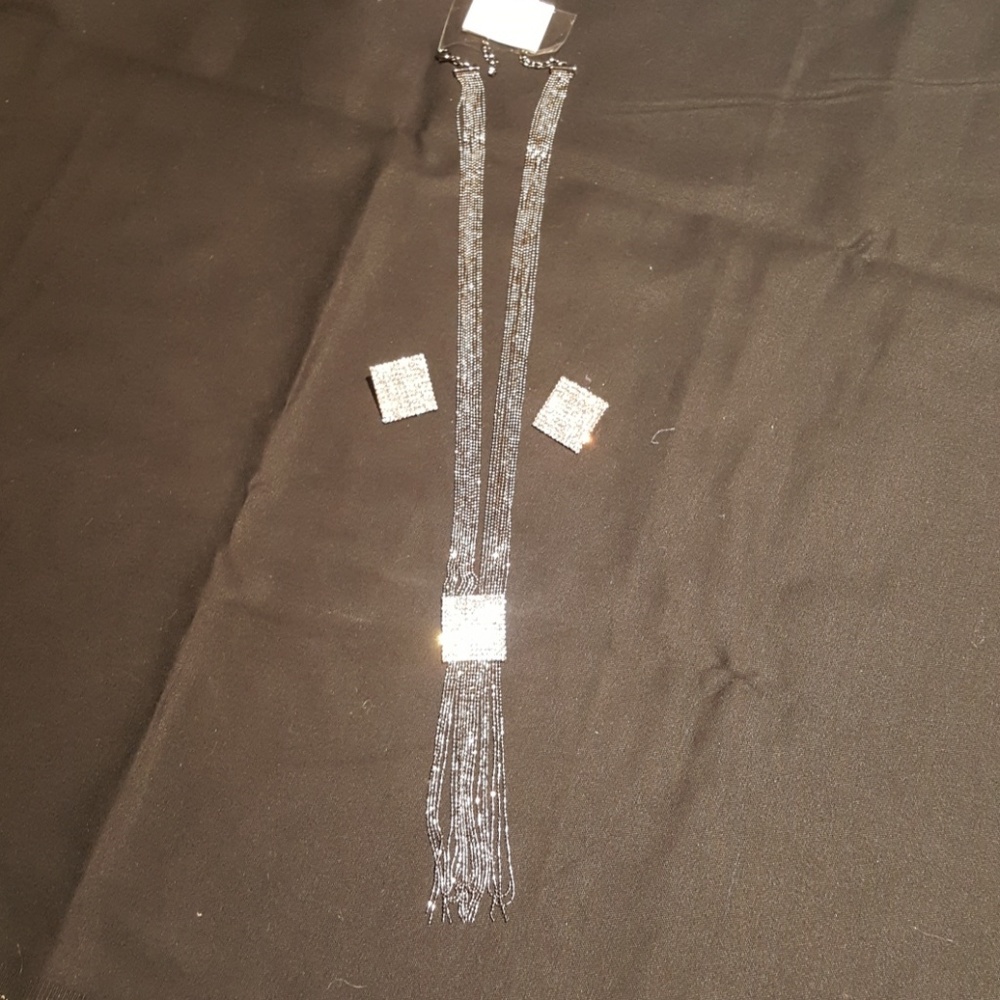 Necklace and earrings set